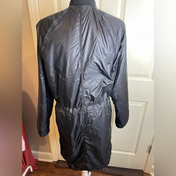 Athleta Mountain Summit Primaloft Women's Black Lightweight Parka - Picture 4 of 15